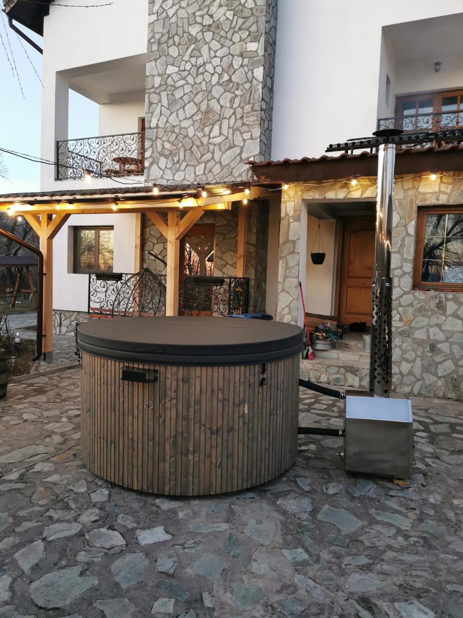 Pensiunea Codruta Carpinisu Exterior photo